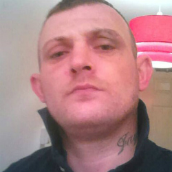 Helpful robber boasts about planned stick-up on Facebook