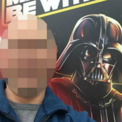 Mum Facebook-shames guy taking selfie with Darth Vader
