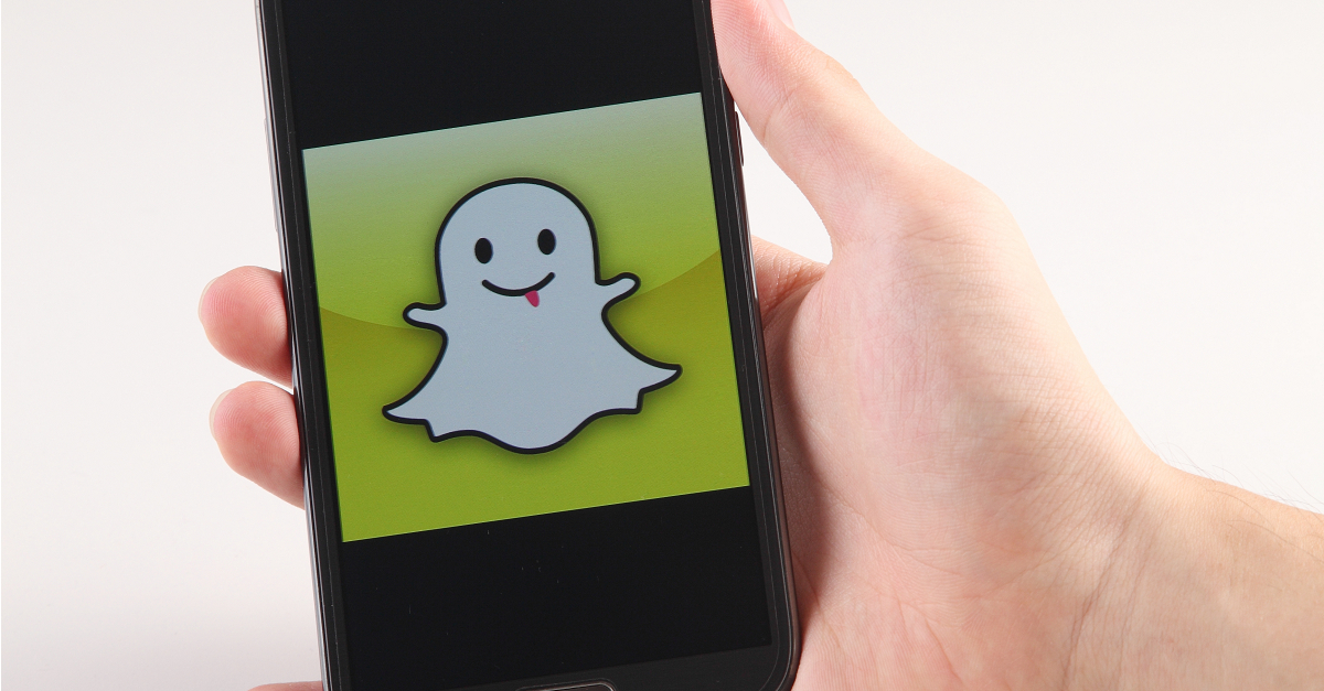 Snapchat tries to soothe users who find new policies #scary!